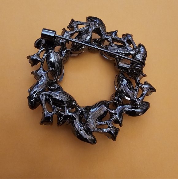 Elegant Black and Silver Faux Sapphire Brooch NWOT - Picture 2 of 7